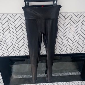 Spank faux leather legging
